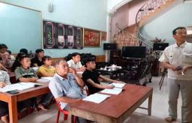 Bắc Giang farmer contributing to the community